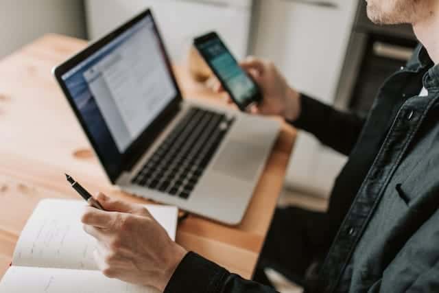 Setting up a WhatsApp Business account Setting up a WhatsApp Business account